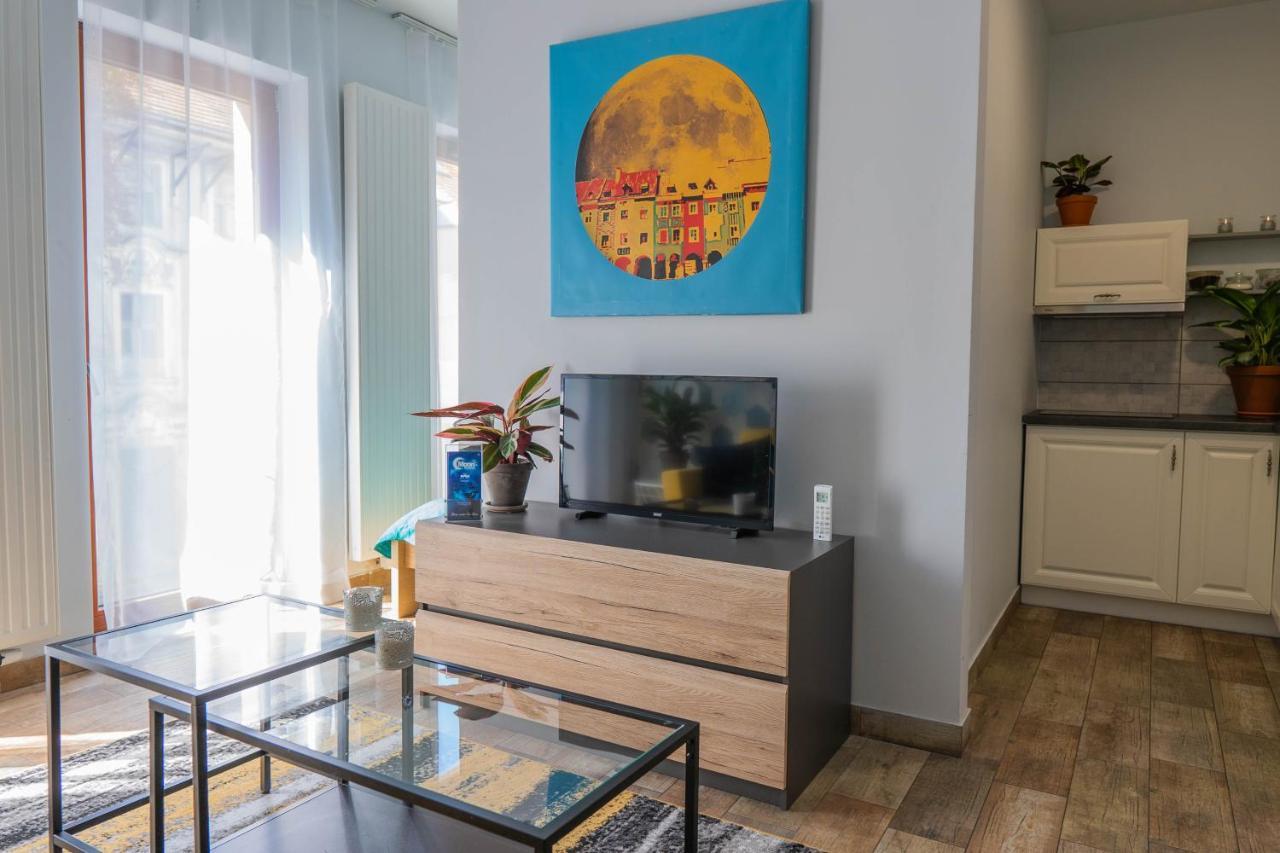 Moon Hostel Poznan Ngoại thất bức ảnh