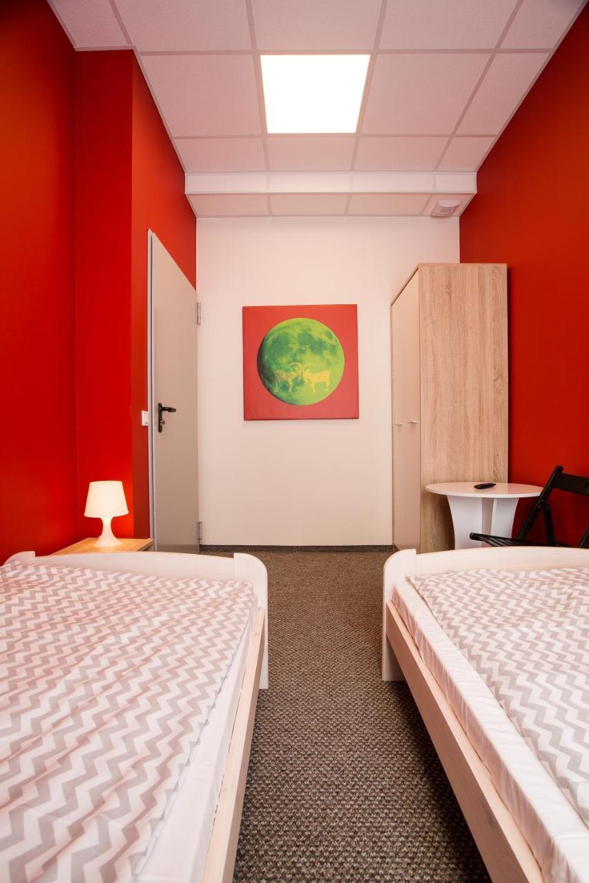 Moon Hostel Poznan Ngoại thất bức ảnh